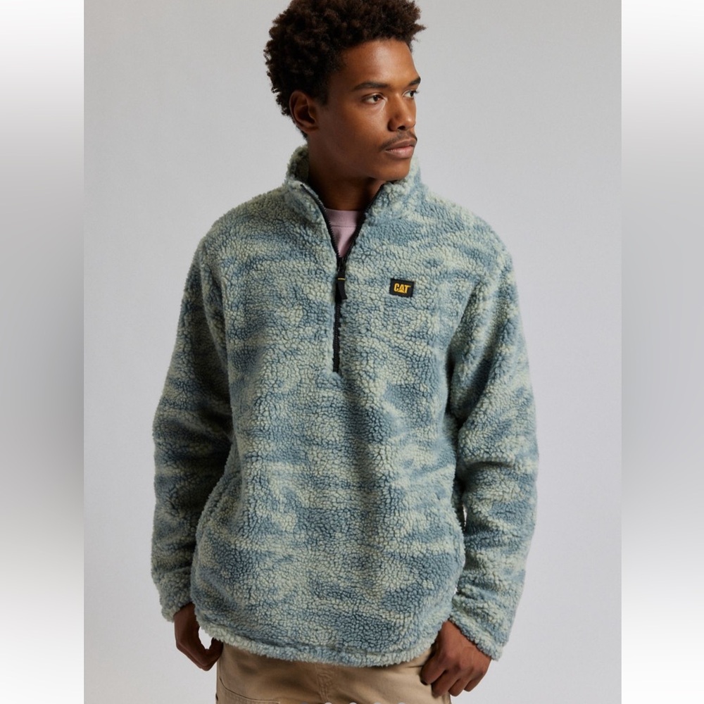 CAT Allover Pattern Fleece Quarter Zip Sweatshirt

Color:  Blue
Size:  S